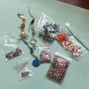 Loose beads to be used for jewelry making or crafts
